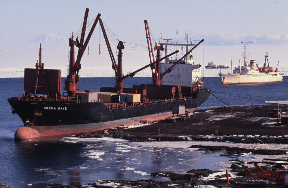Container Vessel Green Wave at McMurdo | Antarctica NZ