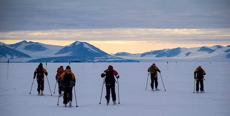 Cross country ski trip to McMurdo