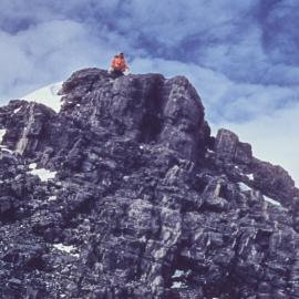 Steeply bedded limestone