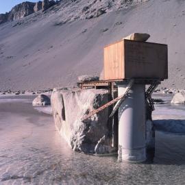 NZ lake levelling apparatus 