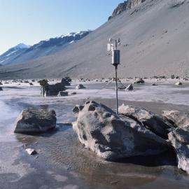 NZ lake levelling & meteorological equipment 