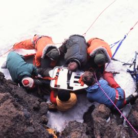 Victim onto stretcher - SAREX 