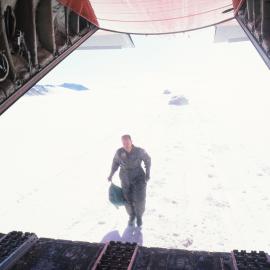 Ski Hercules rear door view 