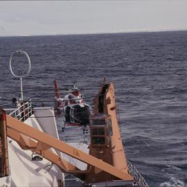 Helicopter leaves Polar Star