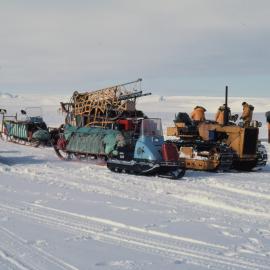 K5/6 prepare to depart Scott Base