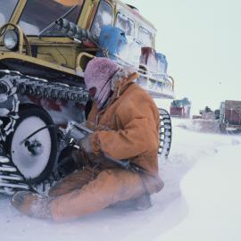 Tony Parker Greasing Snowtrac