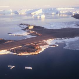 Kapitan Khlebnikov Tour: Dumont D'Urville Airstrip 