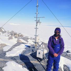 ITN media visit: Burkhard Schroeter (K024) Granite Harbour in November 1994