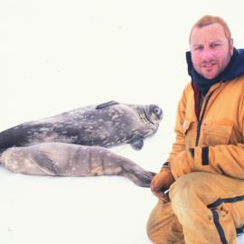 Rob Harcourt (K027) with Weddell Seals