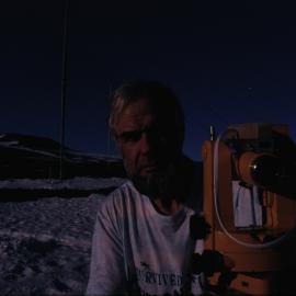 Lester Tomlinson (K102) outside Scott Base