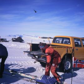 Børge Ousland packing up Gear