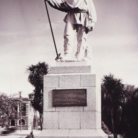 Robert Falcon Scott statue