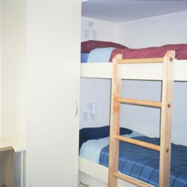 Q Hut Accommodation - room