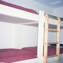 Q Hut Accommodation - room