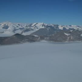 Staeffler Ridge, Lower Victoria Glacier