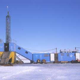 Drill rig at Cape Roberts, 1999