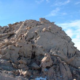 Cavernous weathering on Mt Falconer