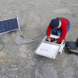 Setting up the CR1000 data logger for recording soil temperature in the 30 m borehole at Bull Pass