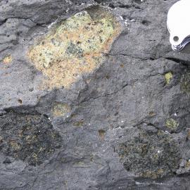 Mantle nodules in basalt, Riviera Ridge, Mt Morning