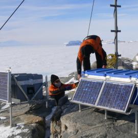 Cape Roberts tide gauge repair