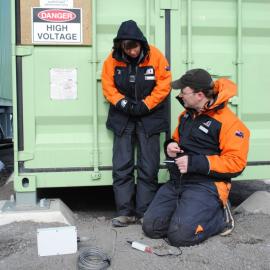 Taking noise measurements outside the "power store"