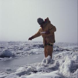 deMora sampling at ice rift west of Bratina Island