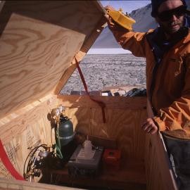 Automatic flow recorder for the Onyx River (US)