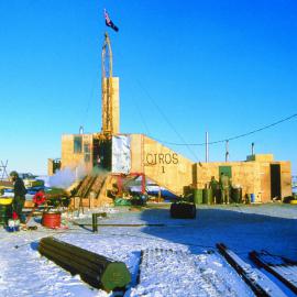 The drilling rig for the Cenozoic Investigations of the Ross Sea project (CIROS)in 1986