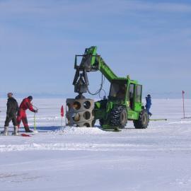 Italian drill rig preparing plankton hole for 2007 season