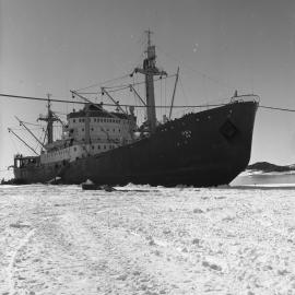 Russian ship 'Ob' at Haswell Island