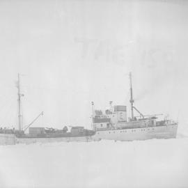 Theron' held fast in Weddell Sea pack ice