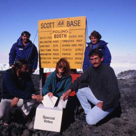 Voting at Scott Base in the Wellington By-Election