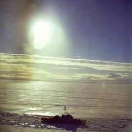Ship breaking Sea Ice 