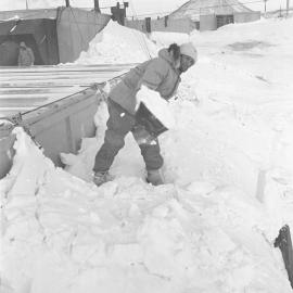 Moving snow 