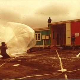 Launch of balloon borne cosmic ray detector 2