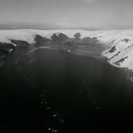 Henryk Arctowski Station and Ezvurra Inlet