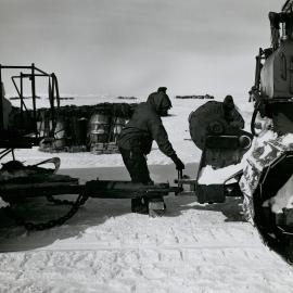 Hooking a wannigan to a tractor 