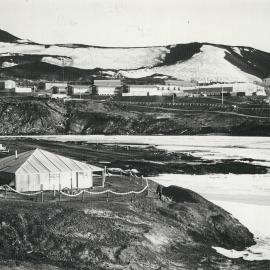 Discovery Hut with McMurdo in background 