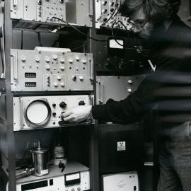 adjusting instruments on equipment used for uranium-thorium dating