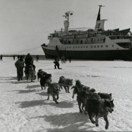 Lindblad Explorer' Cape Royds