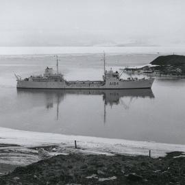 HMNZS 'Endeavour' docking