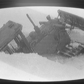 D5 breaking through ice near Erebus ice tongue