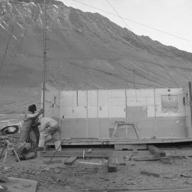 Constructing Vanda Station 