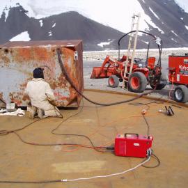 K510 Cape Hallett Station fuel tank removal
