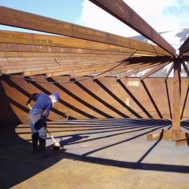 K510 Cape Hallett Station fuel tank removal