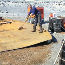 K510 Cape Hallett Station fuel tank removal