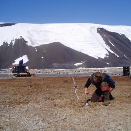 K510 Cape Hallett Station fuel tank removal