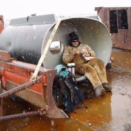 K510 Cape Hallett Station fuel tank removal