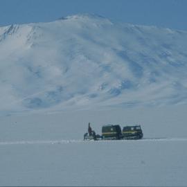 Hagglunds pulling hydraulic drill-rig