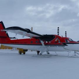 Field Support on the ice and setting up field camps